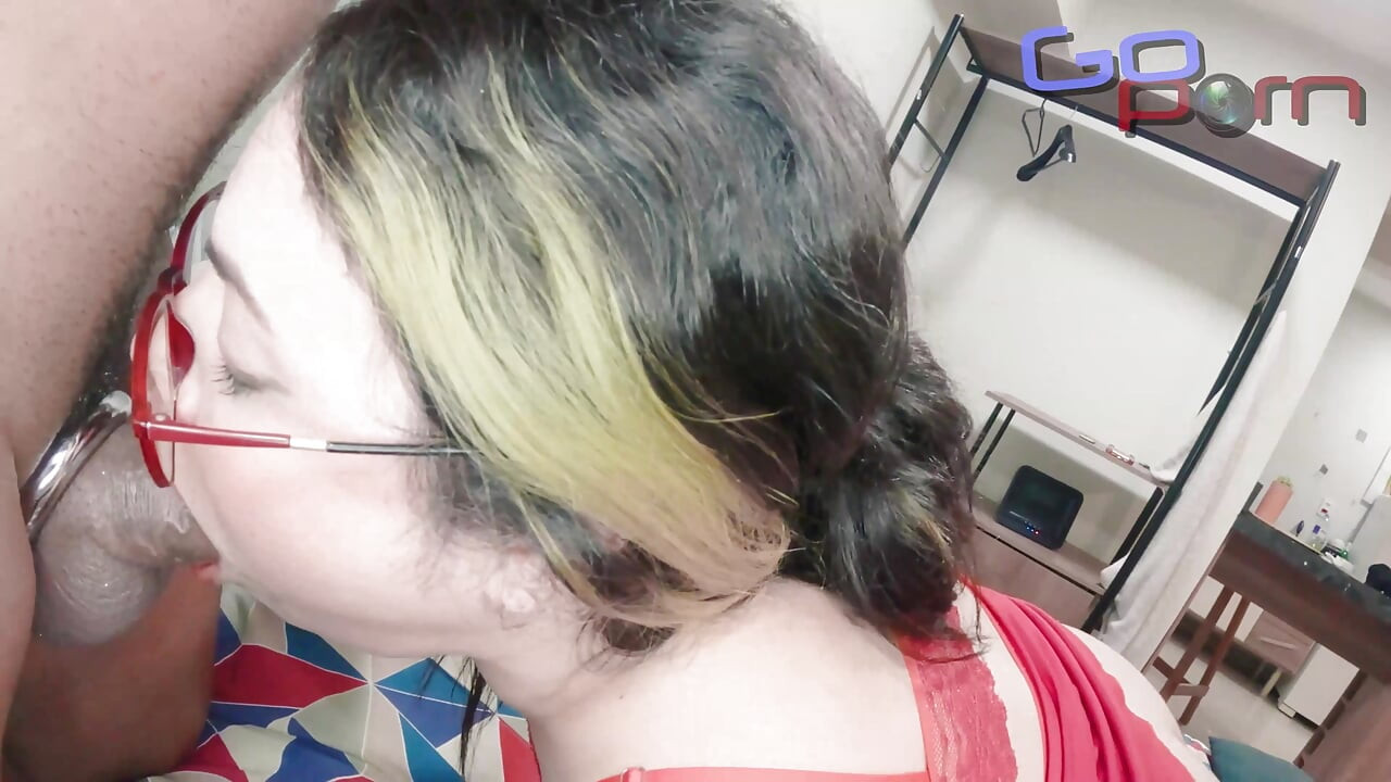 Taking Advantage of the Hottie's Ass and Cumming on Her Feet - Maah Baby - Dodo