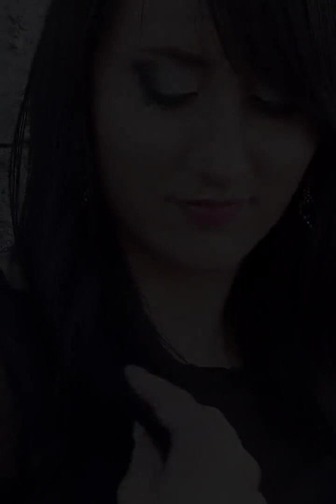 سيلينا بجانبي