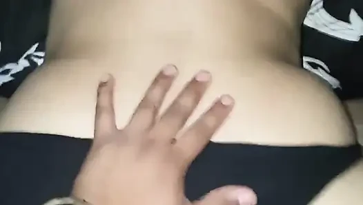 Aku lagi nonton film dan berujung dientot habis-habisan
