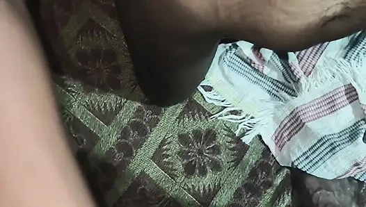 Istri menikmati dengan teman