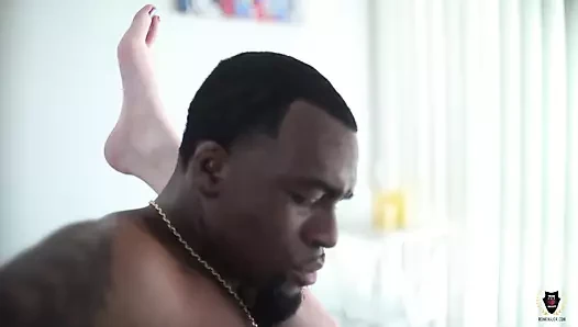 Big Bull Rome Major Eats Out Skinny Cheater Sofie Marie!