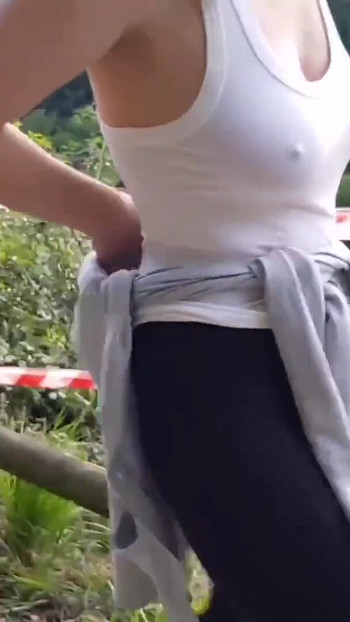 Stunning moment from "Walking without a bra"