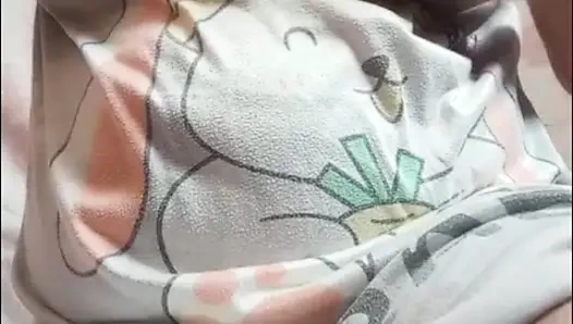 Dever kayıt seksi yenge amını ve seksi vücudunu parmaklıyor