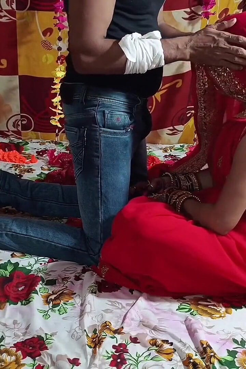 Indiane nuove donne sposate prima notte in luna di miele chiacchiere sporche