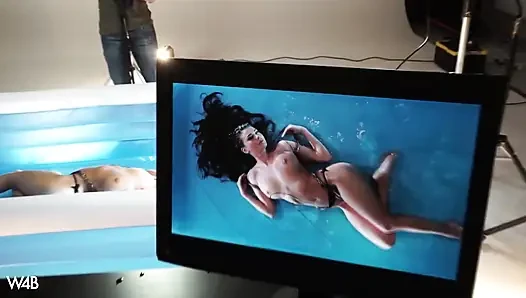 Lucy kembali lagi