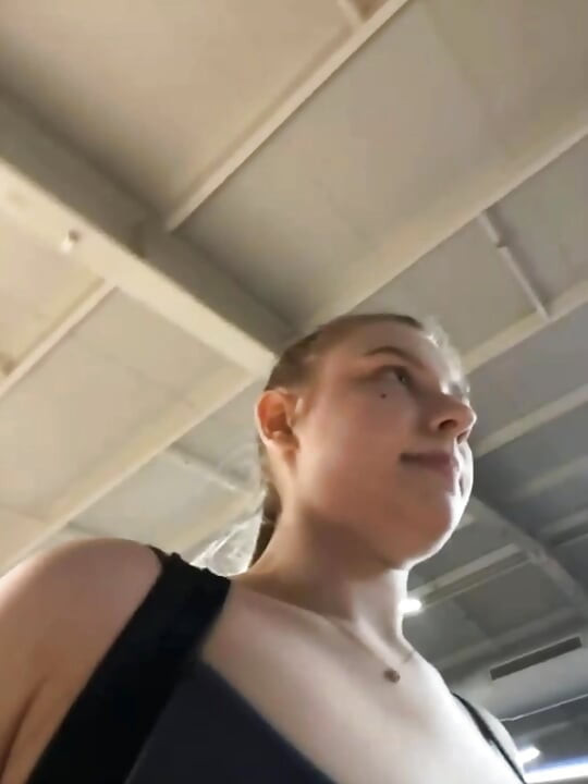 Intense sex with Jucierssy at the gym