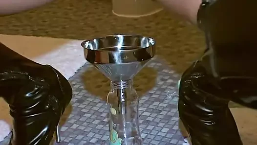 Squirts porn video – Reverse Watersport Bukkake