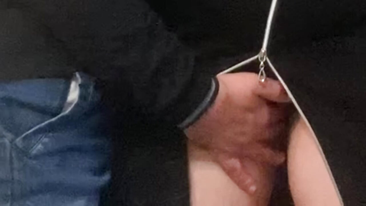 OMG! Αγγίζοντας το ζουμερό μουνί στο μετρό - διεισδύοντας με σέξι εσώρουχα