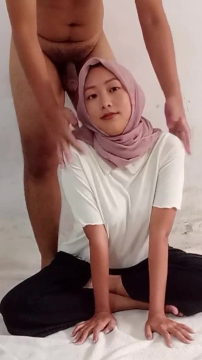 젖탱이를 빠는 나쁜 소녀