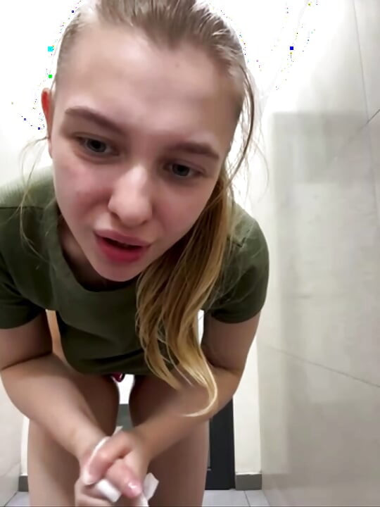 Double penetrating in the public gym with jucielussie