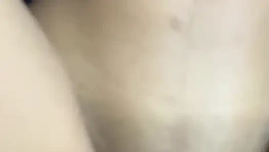 Aku nekat ngentot ibu tiri sahabatku yang super hot setelah pesta seks - dia minta aku untuk ngentot habis-habisan!