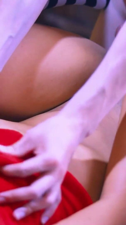 สาวชนบทโดนชาวนาเย็ดจัดหนักในห้องเช่าของเธอ โดนเย็ดในตําแหน่งต่างๆ และโดนตี | คลิป 1