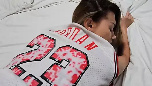 Big Ass Stepmom, Chicago Bulls Fan, Agreed to Anal Riding and Anal Crempie