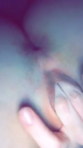 Girl comes fingering