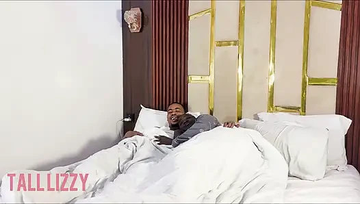Suamiku membawa cewek sampingannya untuk memuaskan fantasiku