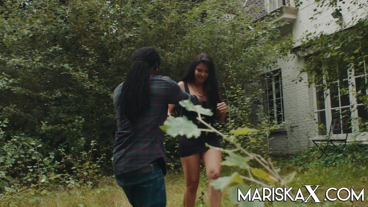 夫がbbcに提供するmariskax mariska