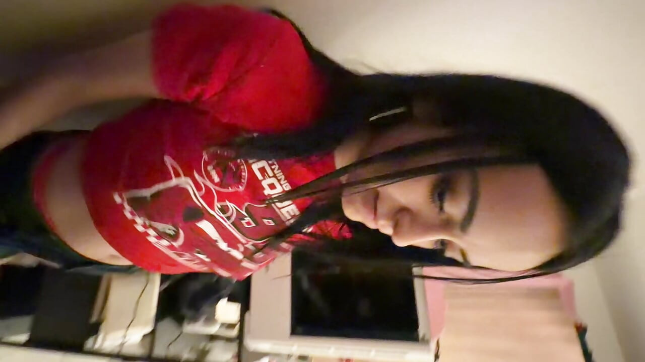SLUT IN SUIT SUCKS MY DICK LIKE A GODDESS