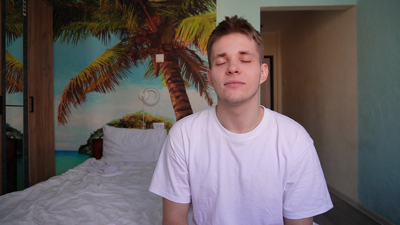 流行的在线游戏在视频博客期间变成继兄弟和继妹之间的性爱