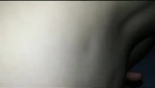 Ngentot abigailku dan muncrat di dalam dirinya