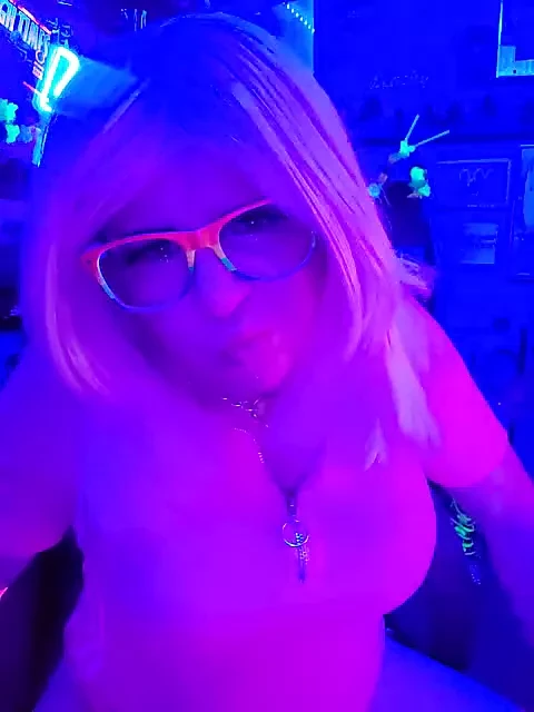 Bimbo throat gag