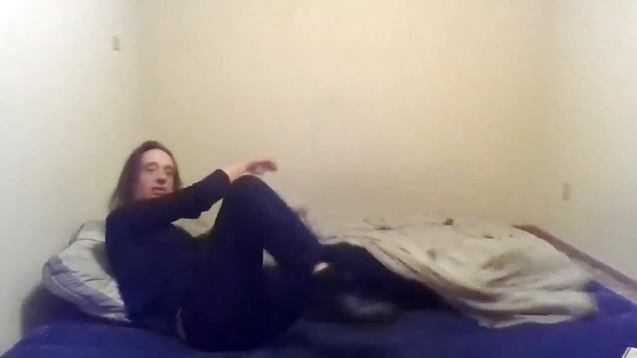 Transgirl vestida esperando que você seja um dia produtivo (sfw)