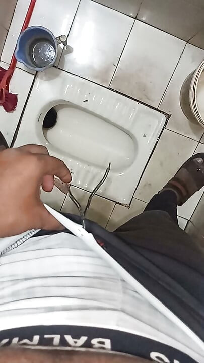 Desi gay dečko siše moj kurac i masturbira