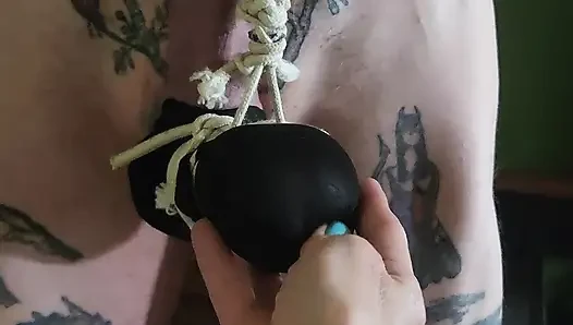 Goode Mädchen Ballbusting Fußspaß