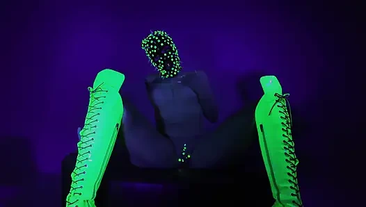 Neon Sikiş Solo Rave