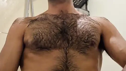 Benim damlıyorum... Ağzın hazır... Eğer sana bunu tamamen almaya izin versem ne fısıldardın?