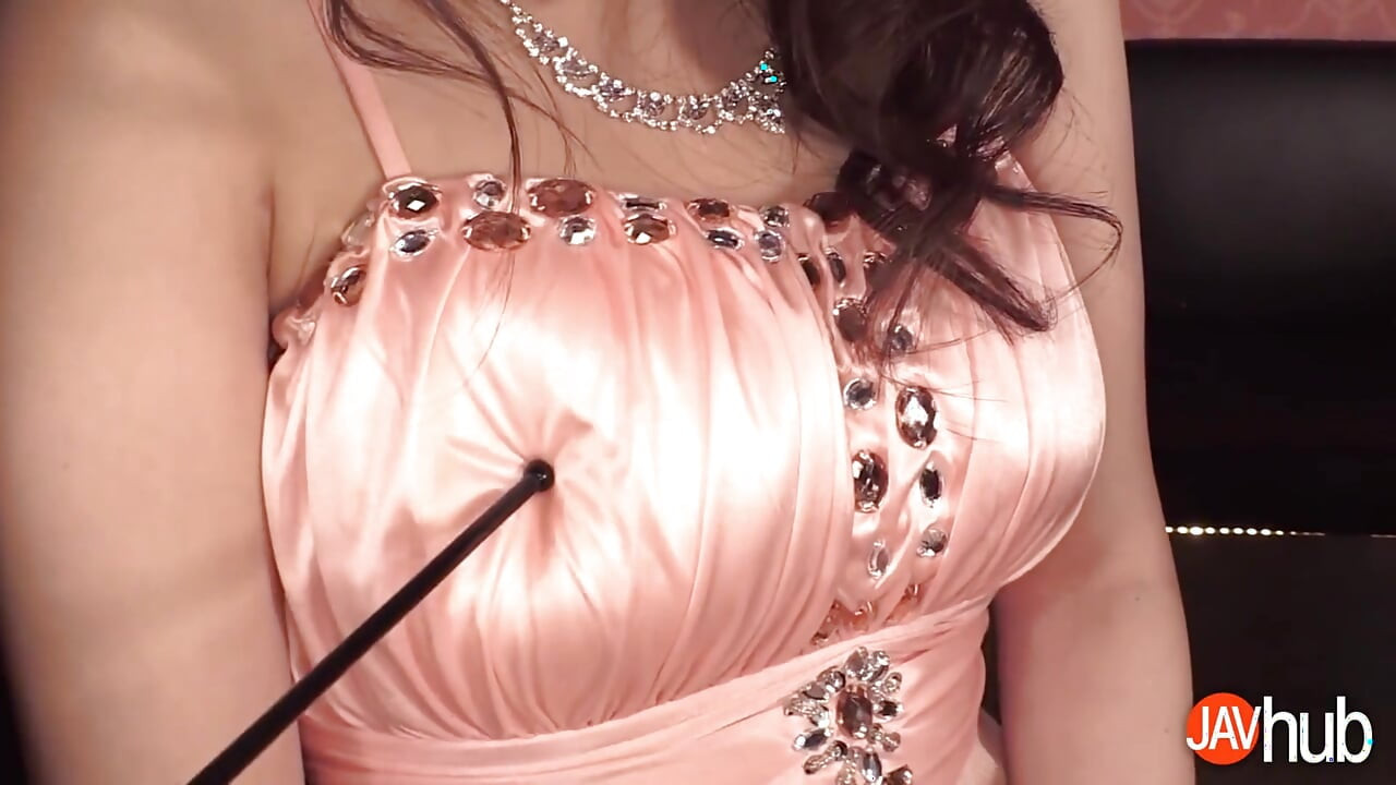 Mio Ozora sehnt sich nach mehreren schwänzen gleichzeitig, um zufrieden zu werden