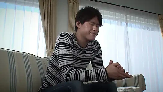 Kıllı kaltak büyük bir yarakla amını sikip boşaltıyor