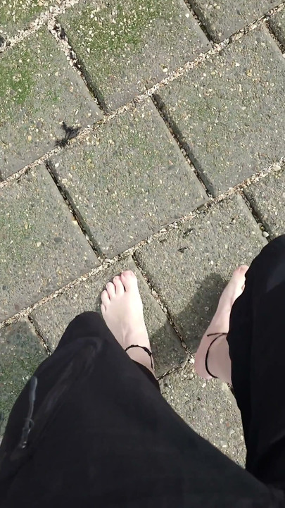 Barefoot in the September North Sea in Wangerland
