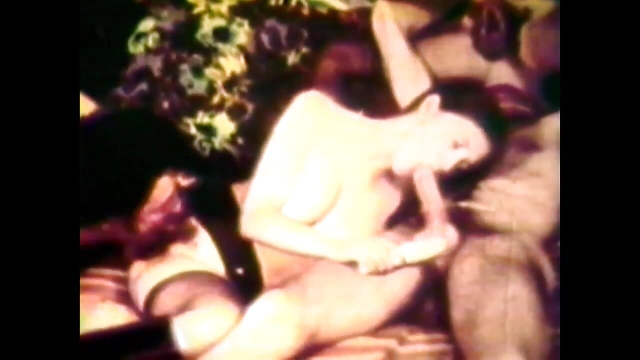 恶心的狂野荡妇