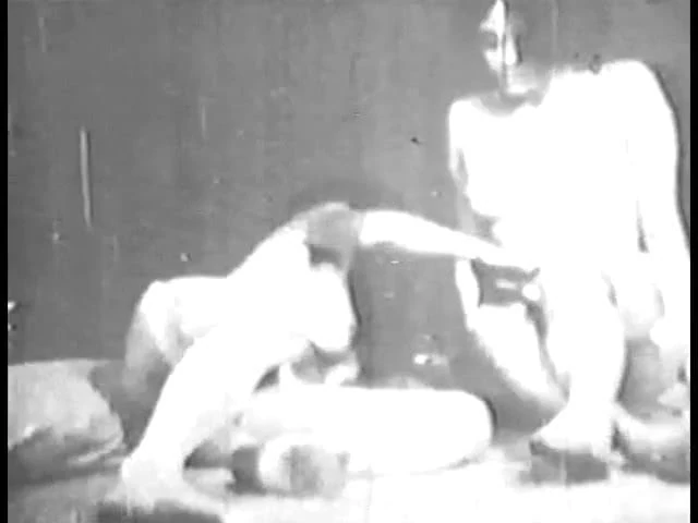 Two horny babes fuck lucky dude and lick pussy in grainy old clip