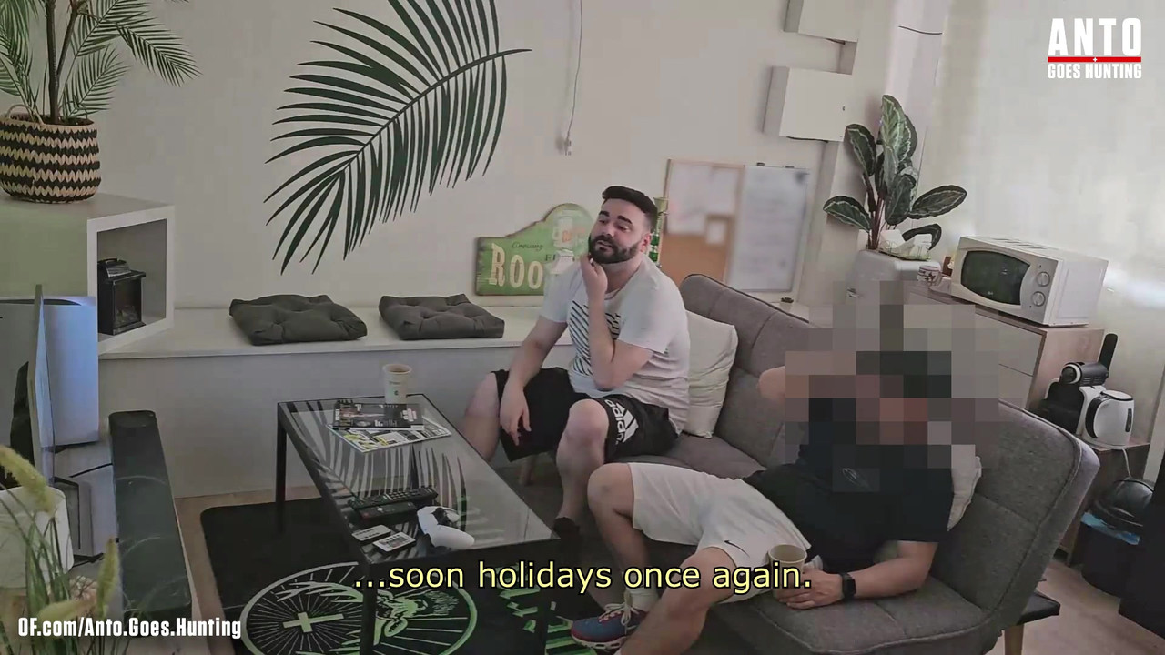 我的直男朋友“chris”（他以前发现我在撸管）上一次问我，并给我惊喜