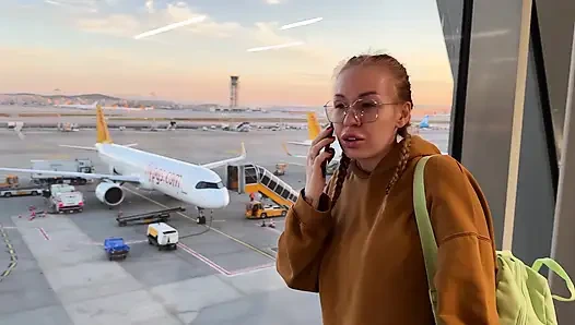 Stiefmutter Wacht Beim Reiben Auf, Stiefsohn Im Geteilten Bett - Creampie Folgt!