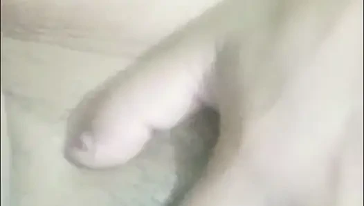 mamta bhabi ne chut main ungli kar ke pani nikali