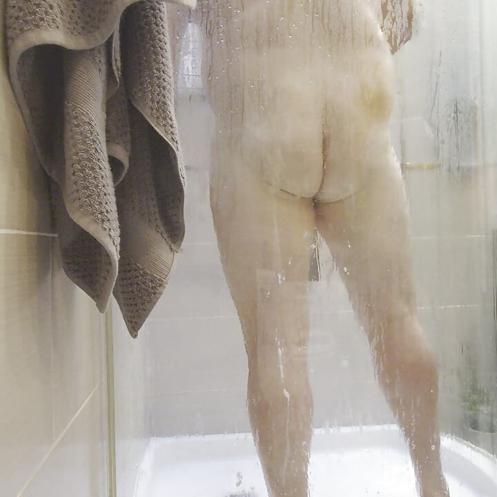 Shower vlose up. Amateur dick show