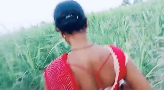 Hot bhabhi ko khet me ghodi banake chudai kiya