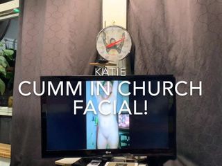 Katie pediu facial, na igreja!