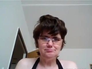 Geile Hausfrau vor Privater Webcam
