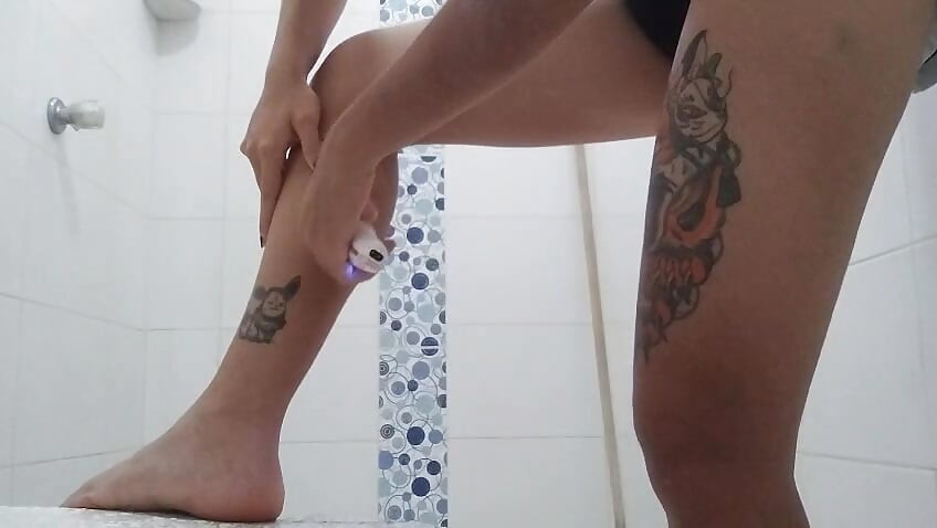 I'm shaving, come with me, daddy