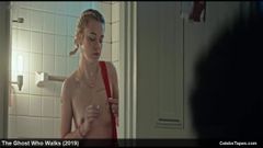 Alexia Rasmussen & Dasha Nekrasova em topless e ações sexuais
