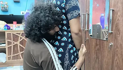 Romansa panas di malam hari