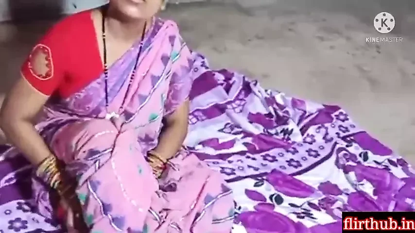 Desi Big Ass Aunty Ki Gand Utha Ke Chudayi Kari Or Muth Pee