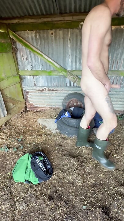 लंबी ब्रिट रॉ किसान सैम को चोदती है