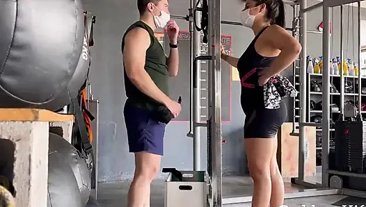Kiffa pengen di-anal sama personal trainer-nya
