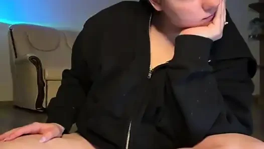 Jucielussie Deepthroat and cumming close up