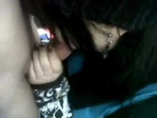 Couple emo pipe dehors