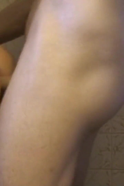 แฟนเก่าของฉันน้ําแตกบนตูดใหญ่ของฉันหลังจากเย็ดฉันในห้องอาบน้ํา - Pamela Dolly